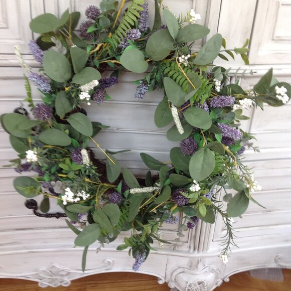 Beautiful  Floral Spring Wreath - Picture 3 of 4